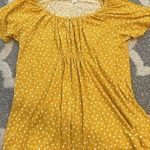 Old Navy Maternity Shirts Size M (Lot of 5)